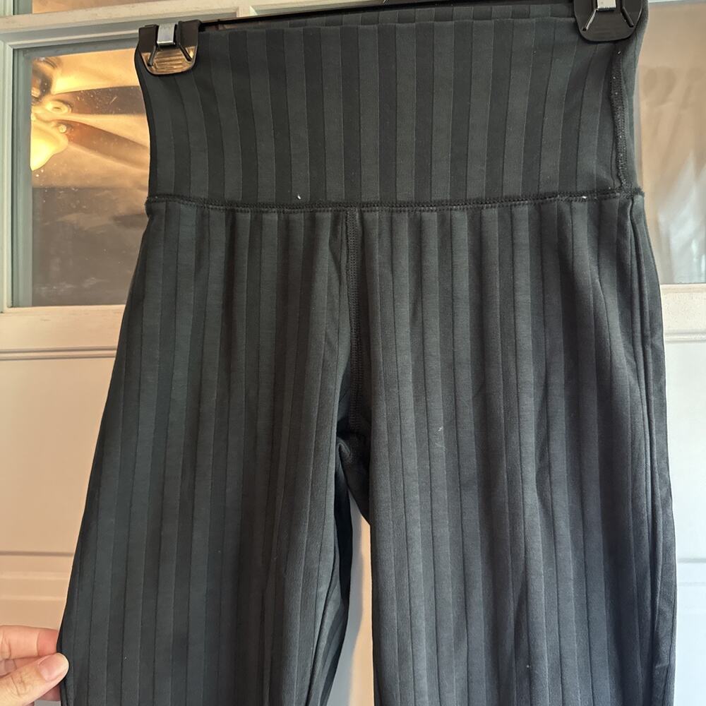Offline by Aerie Black Foldover Ribbed Flare Leggings Women's XS - Picture 3 of 6